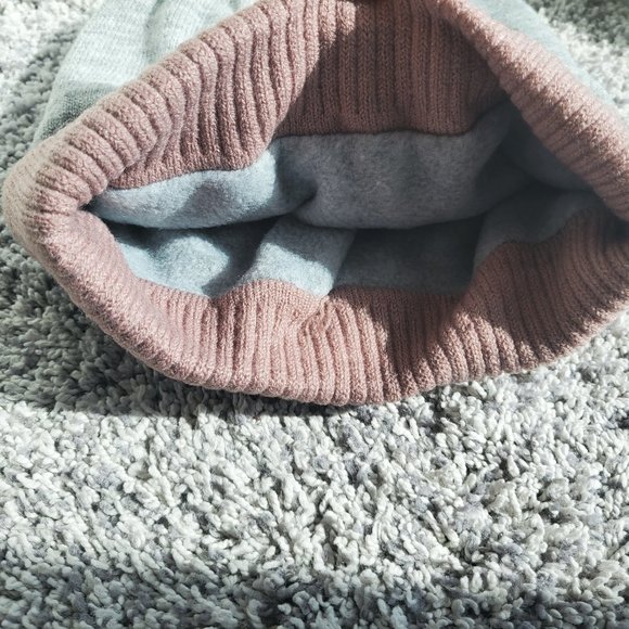 Reebock Logo winter bundle of 3 - scarf, hat & gloves - Picture 5 of 11